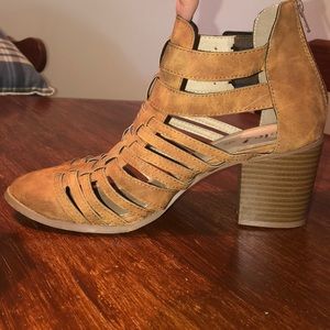 Chunk heels with closed toe!